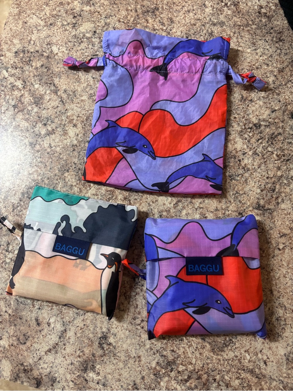 Baggu Vacation Animals standard reusable bag set of two with carrying pouch